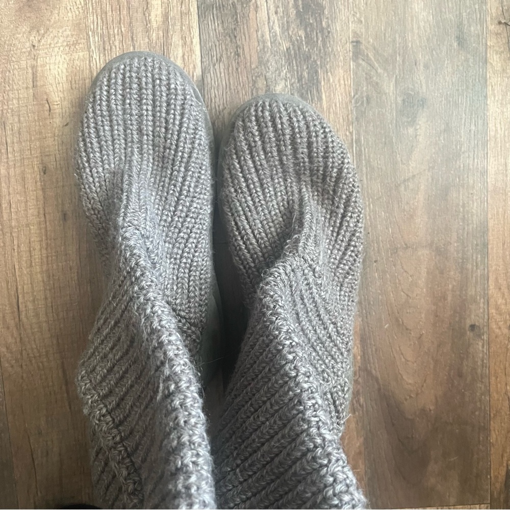 Ugg classic cardy gray knit boot - Picture 3 of 6